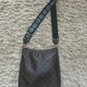 Lv Louis Vuitton crossbody shoulder bag